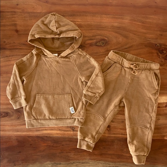 H&M Other - H&M baby boy khaki sweat suit pants and hoodie sweatshirt set 18 months
